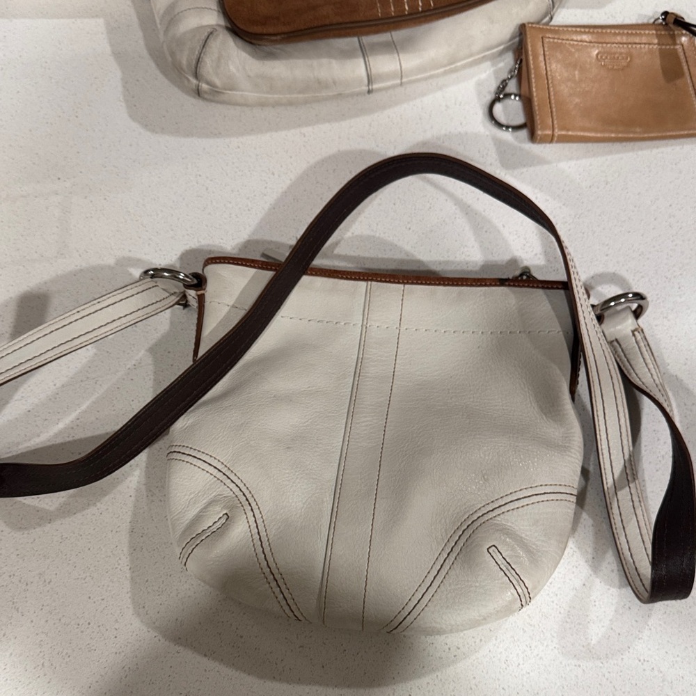 Coach Soho swing Pack Y2K Pebble   Leather Crossbody Bag. White with Brown Trim.